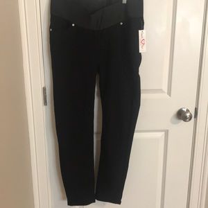 NWT. Stretchy Maternity Black Pants
